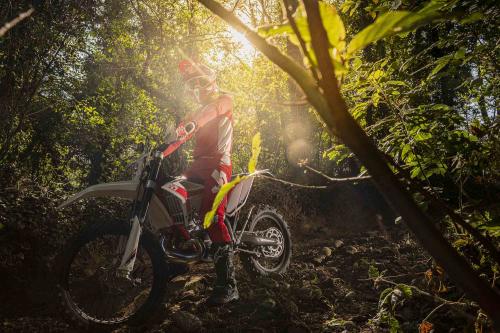 Motociclismo_Fuoristradacomparativa_3 enduro_300_ps_web