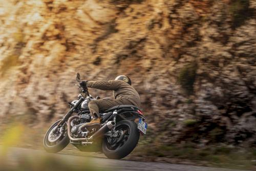 Motociclismo_compara Indian vs Triumph_0213_ps_web