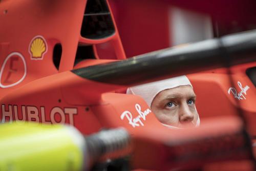Seb-Vettel-ritratto-Abitacolo web